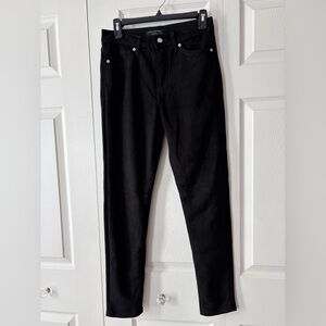 BANAN REPUBLIC FACTORY BLACK FAUX SUEDE SKINNY JEANS
SIZE 27/4
SMOKE FREE HOME